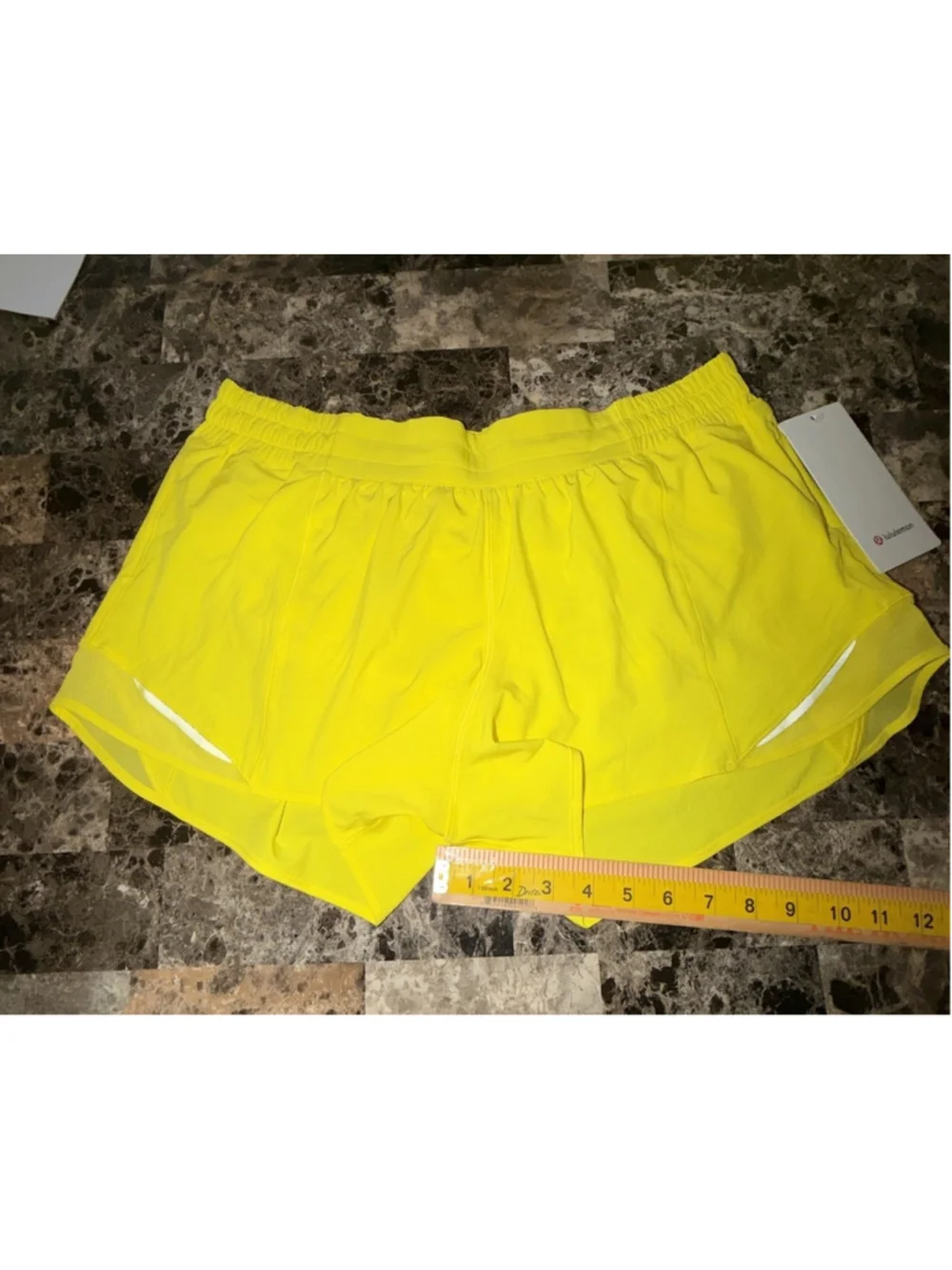 LULULEMON HOTTY HOT SHORT 4” LR LINED SONIC YELLOW 14 NWT
